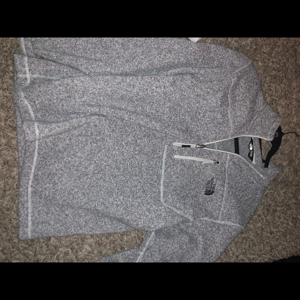 North face pullover